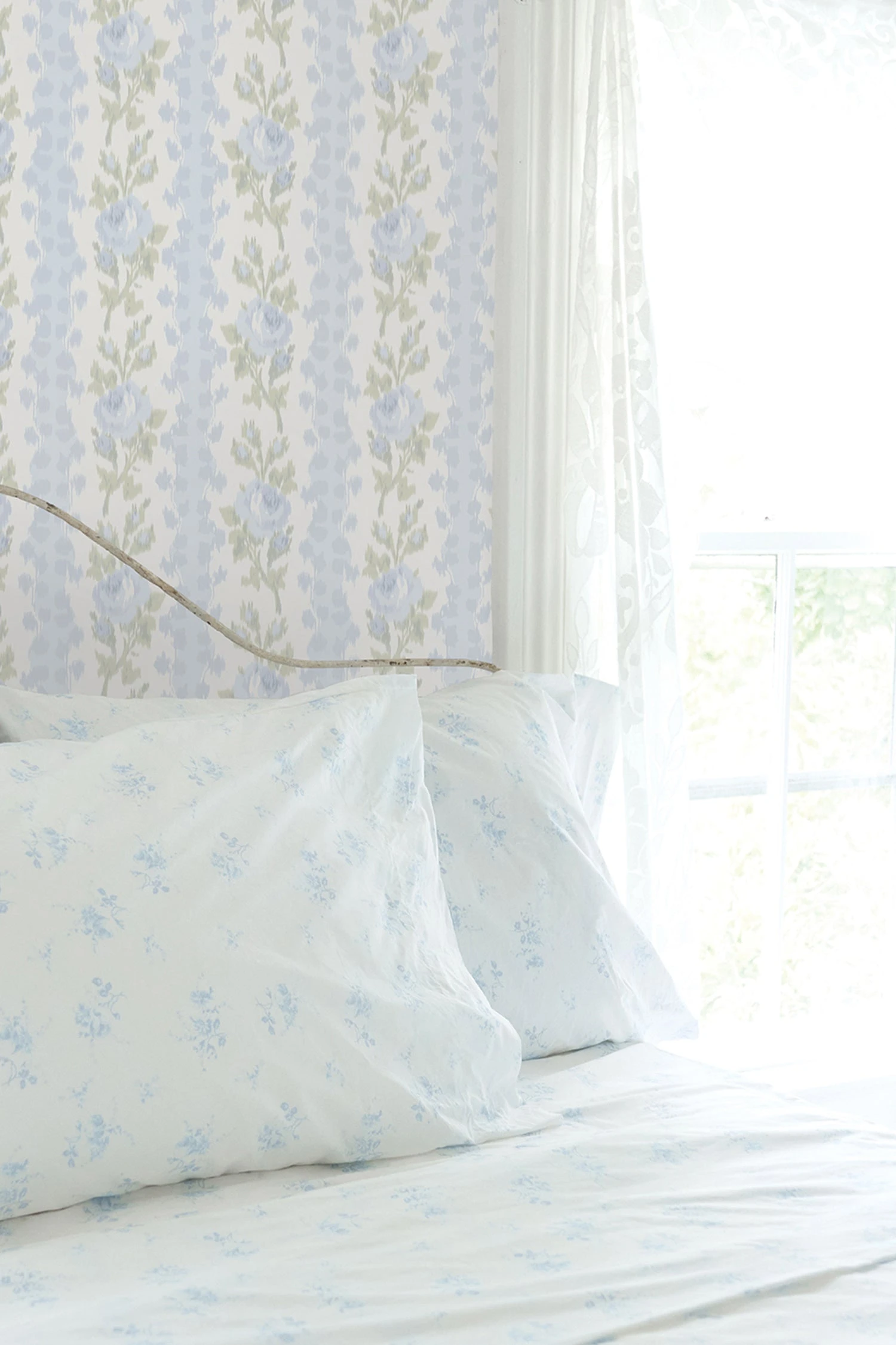 LoveShackFancy Blooming Heirloom Wallpaper 7 LoveShackFancy Blooming Heirloom Wallpaper